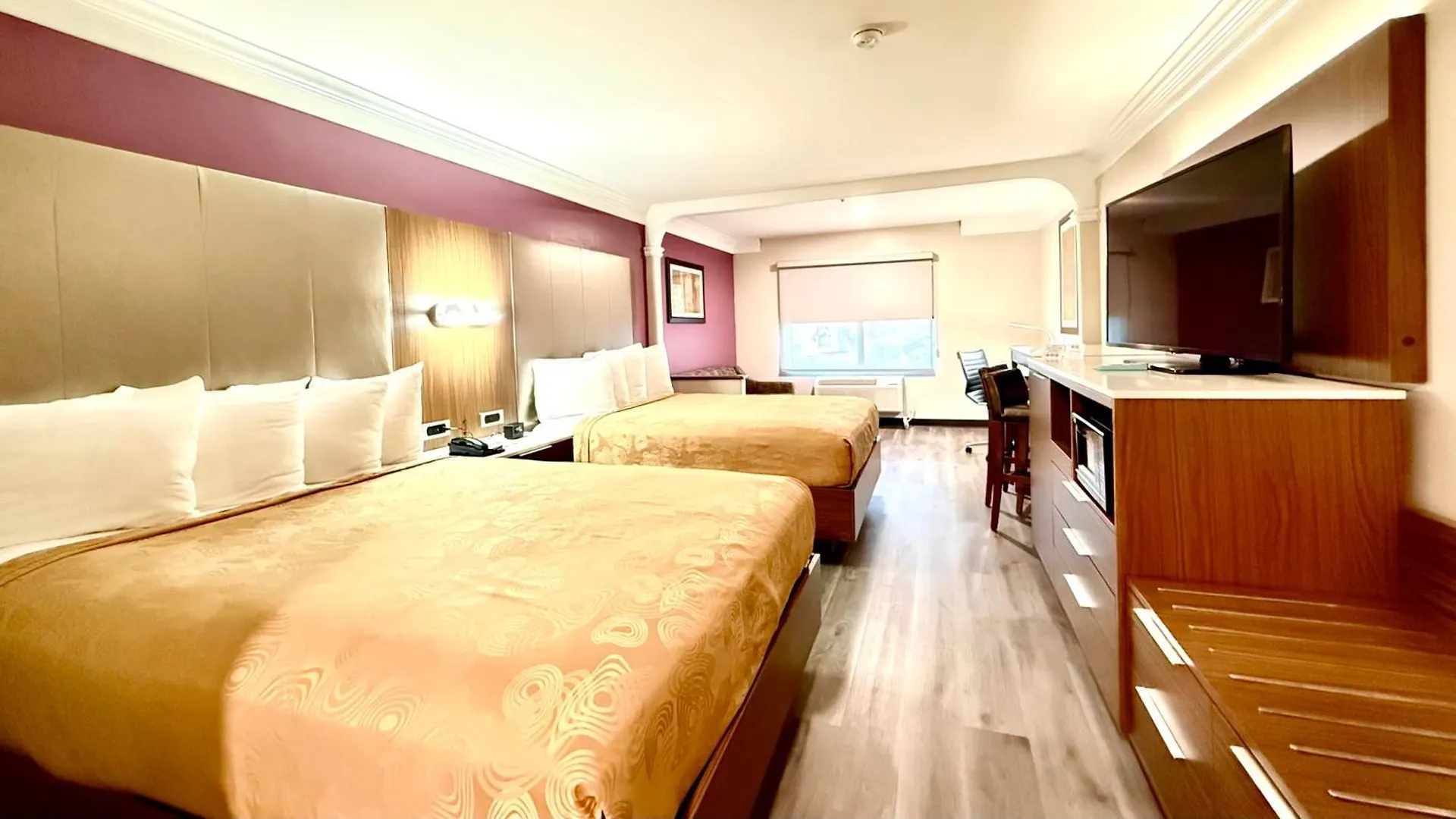 Best Western Plus Suites Hotel - Los Angeles Lax Airport Inglewood 3*,