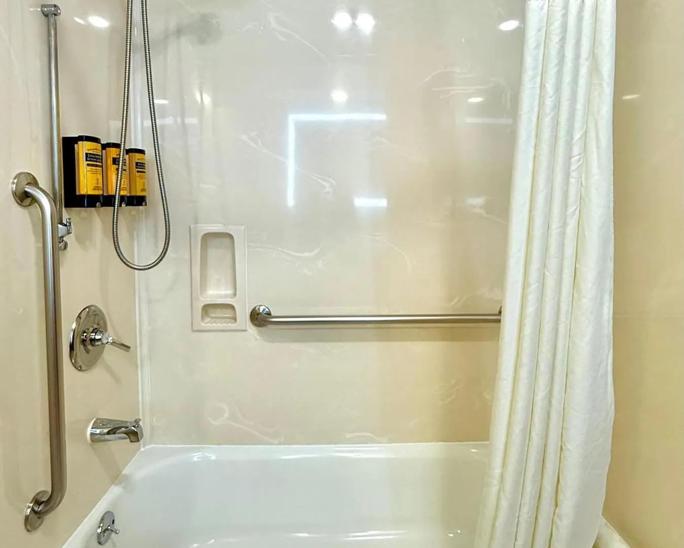 Best Western Plus Suites Hotel - Los Angeles LAX Airport Inglewood 3*,